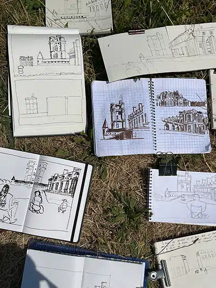 Stage de croquis urbain in situ à Paris, aquarelle et dessin sur le vif